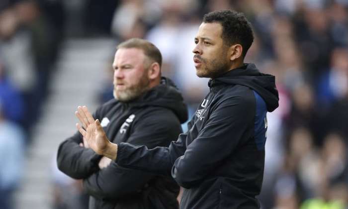 Rooney backs Rosenior for Chelsea role